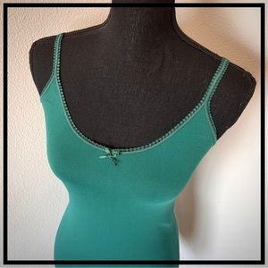 • Kirra Deep Emerald Green Lace Trim Bow Camisole •